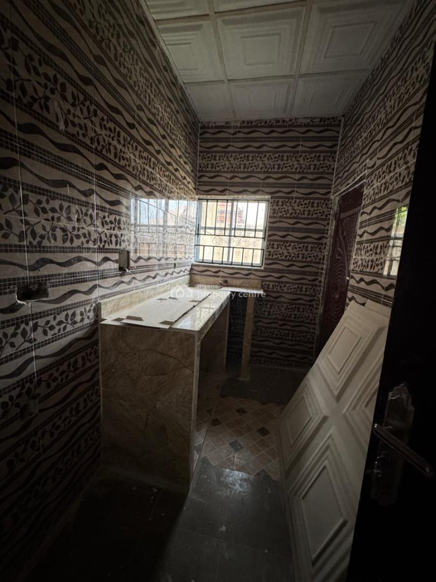 Luxury 3 Bedroom Apartment in a Developed Residential Area, Luxury 3 Bedroom Apartment in a Developed Residential Area, Akobo, Ibadan, Oyo, House for Sale