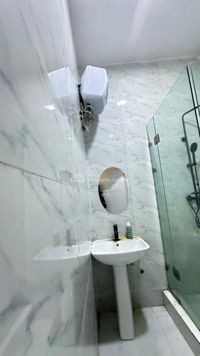 Spacious Miniflat/a Room & Parlour_upstairs, Chevy View, Chevron Drive, Lekki, Lagos, Mini Flat (room and Parlour) for Rent