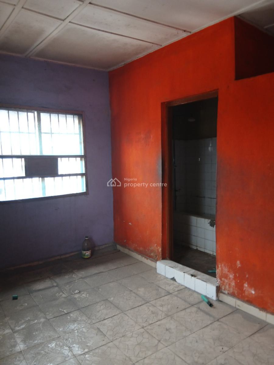 Lovely Executive Three Beds, Yaba, Lagos, Flat / Apartment for Rent