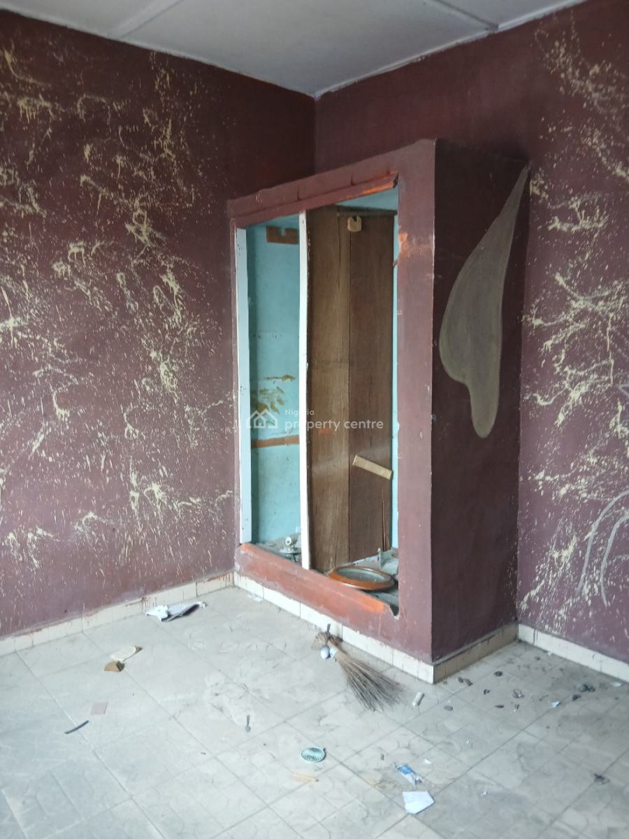 Lovely Executive Three Beds, Yaba, Lagos, Flat / Apartment for Rent