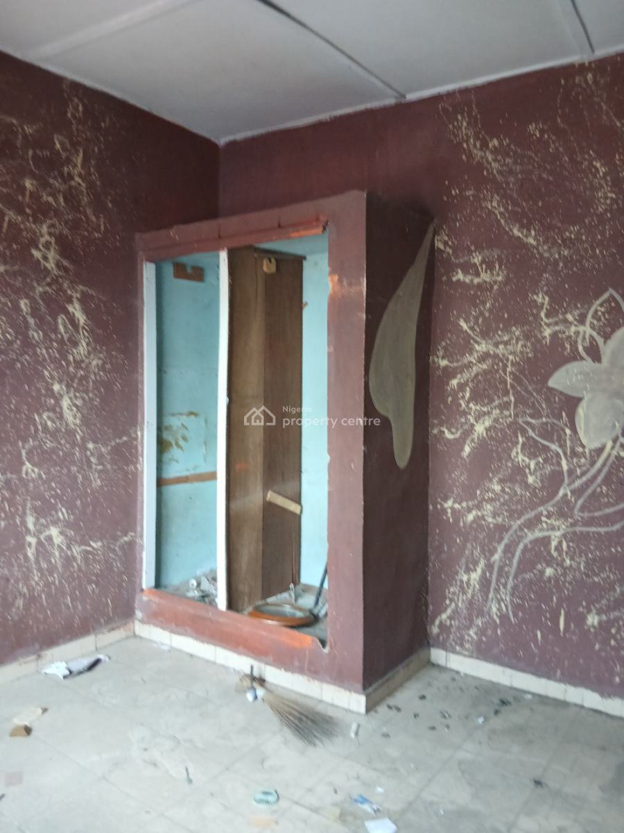 Lovely Executive Three Beds, Yaba, Lagos, Flat / Apartment for Rent