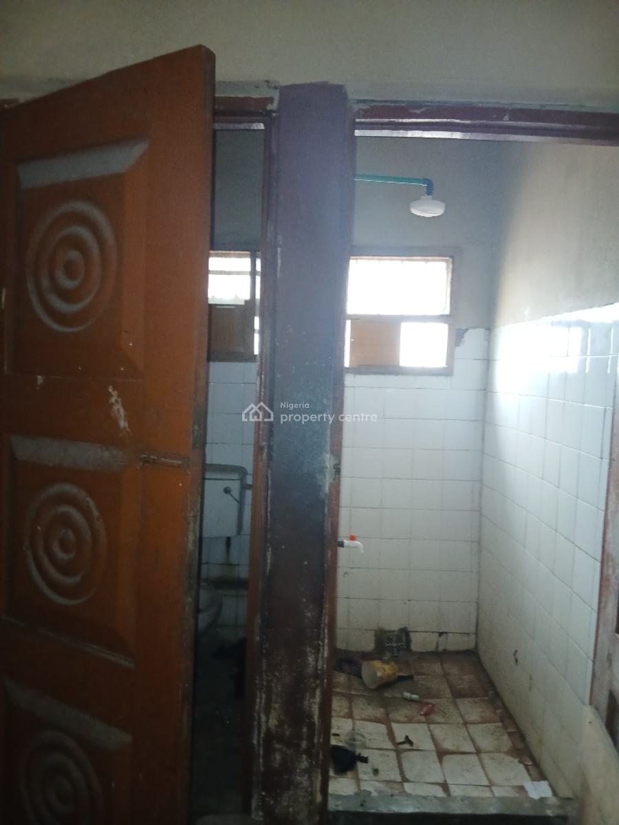Lovely Executive Three Beds, Yaba, Lagos, Flat / Apartment for Rent