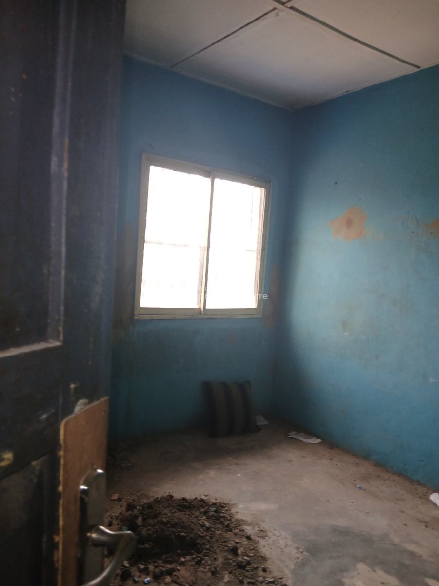 Lovely Executive Three Beds, Yaba, Lagos, Flat / Apartment for Rent