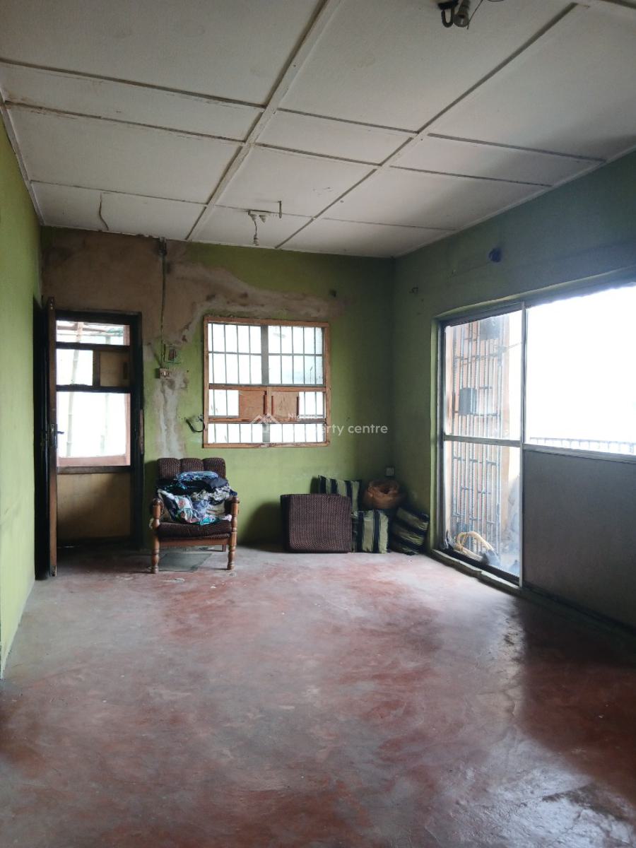 Lovely Executive Three Beds, Yaba, Lagos, Flat / Apartment for Rent