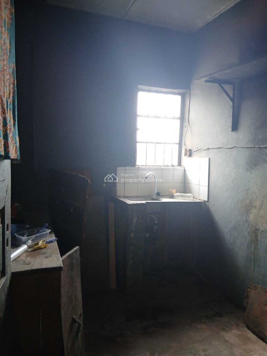 Lovely Executive Three Beds, Yaba, Lagos, Flat / Apartment for Rent