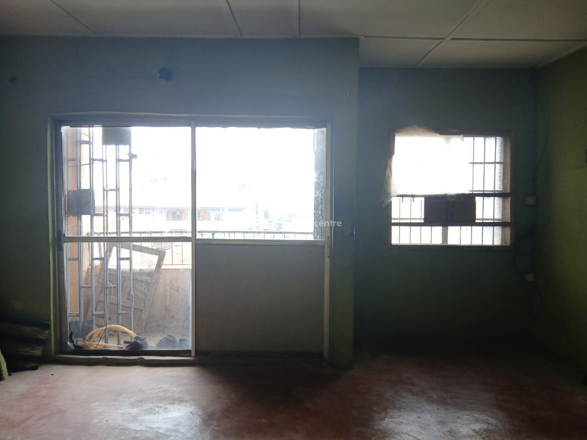 Lovely Executive Three Beds, Yaba, Lagos, Flat / Apartment for Rent