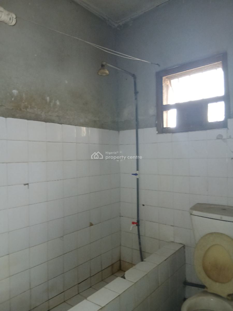 Lovely Executive Three Beds, Yaba, Lagos, Flat / Apartment for Rent