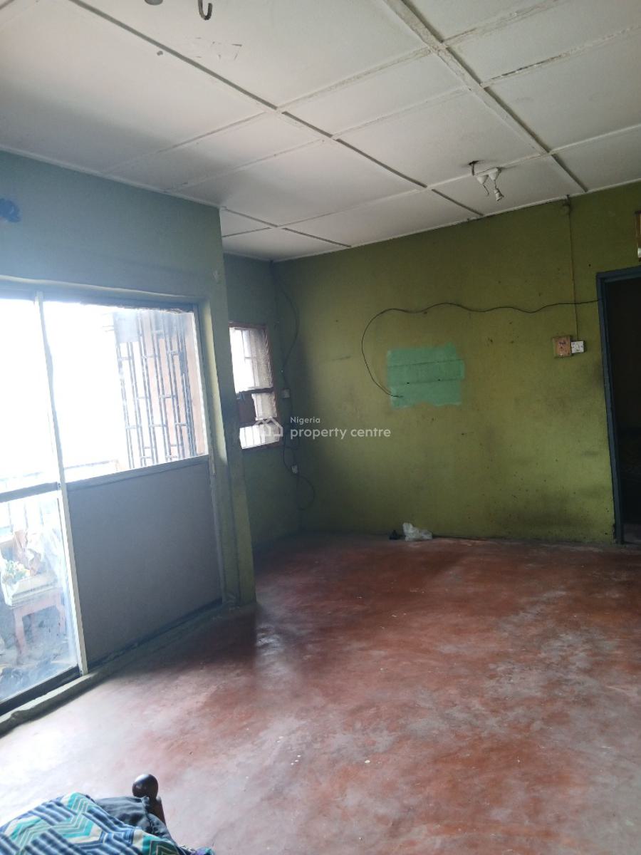 Lovely Executive Three Beds, Yaba, Lagos, Flat / Apartment for Rent