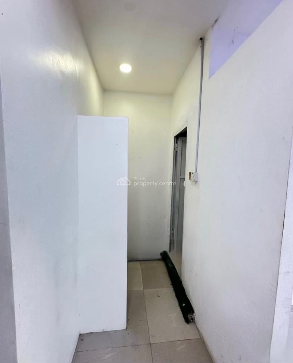 Luxury and Spacious Shop Space, Lekki Phase 1, Lekki, Lagos, Shop for Rent