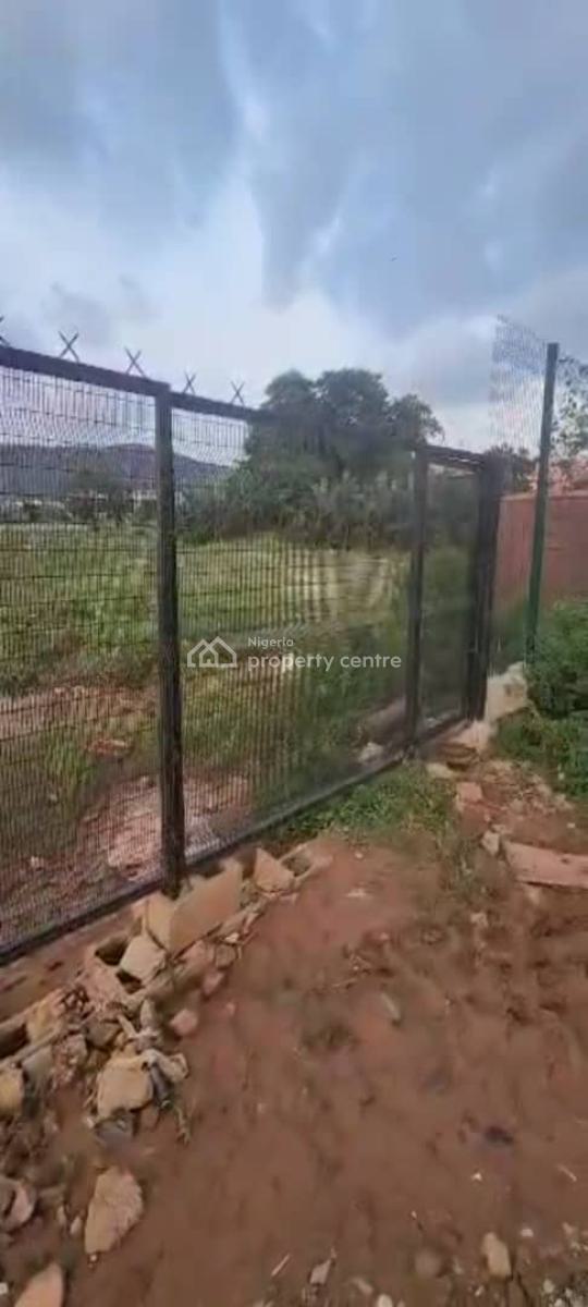 Residential Plot Measuring 2.2ha on Tarred Road, Close to Aduvie School, Jahi, Abuja, Residential Land for Sale