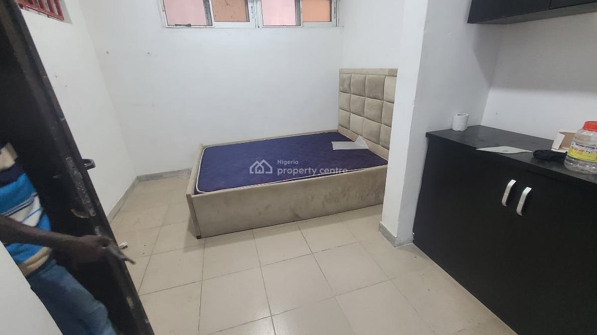a Spacious Room Self Contained, Pinnock Estate Osapa London, Lekki, Lagos, Self Contain (single Rooms) for Rent