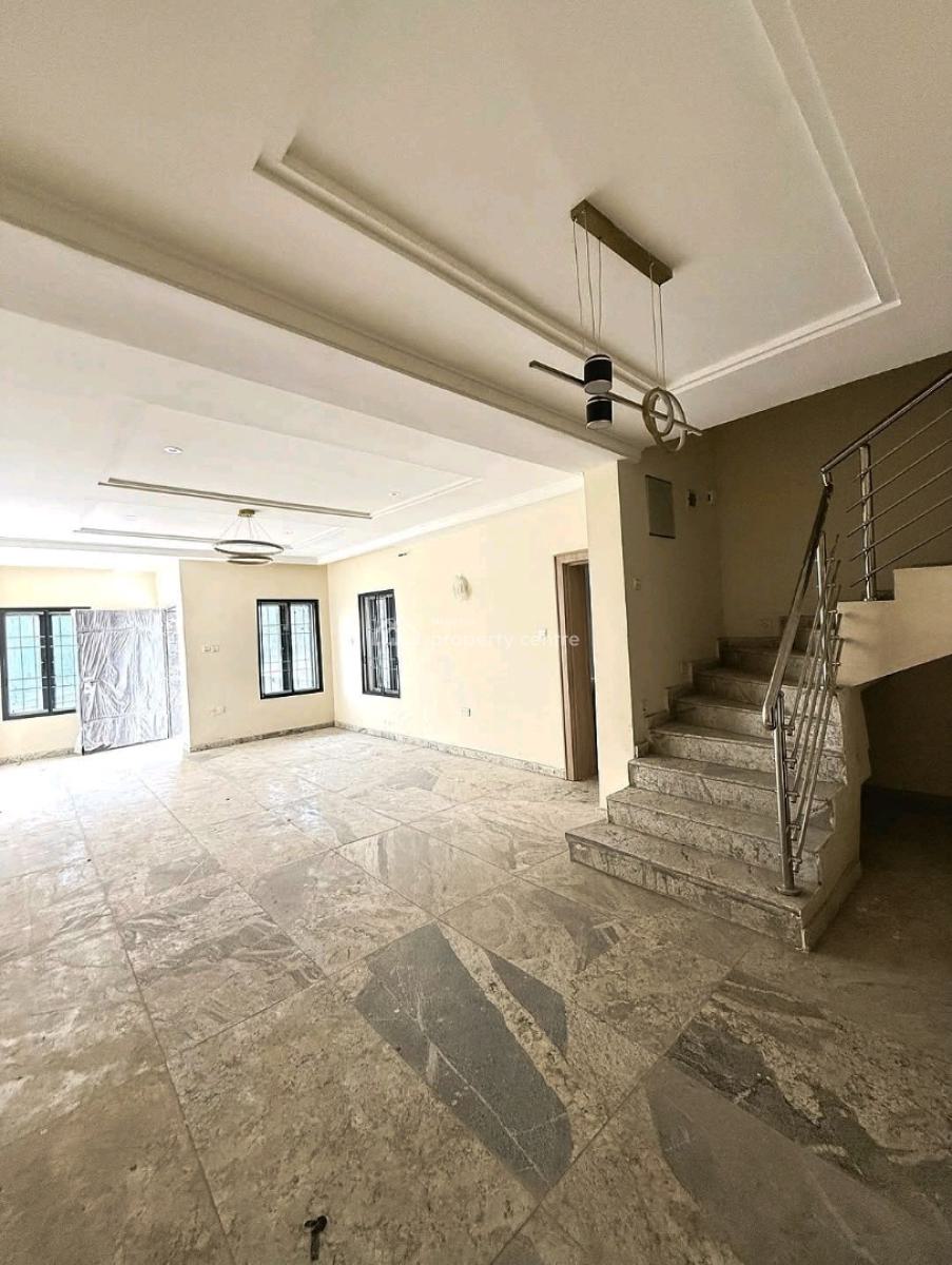 Elegant 4-bedroom Terrace Duplex with Bq    Location: Guzape, Abu, Guzape District, Abuja, House for Sale