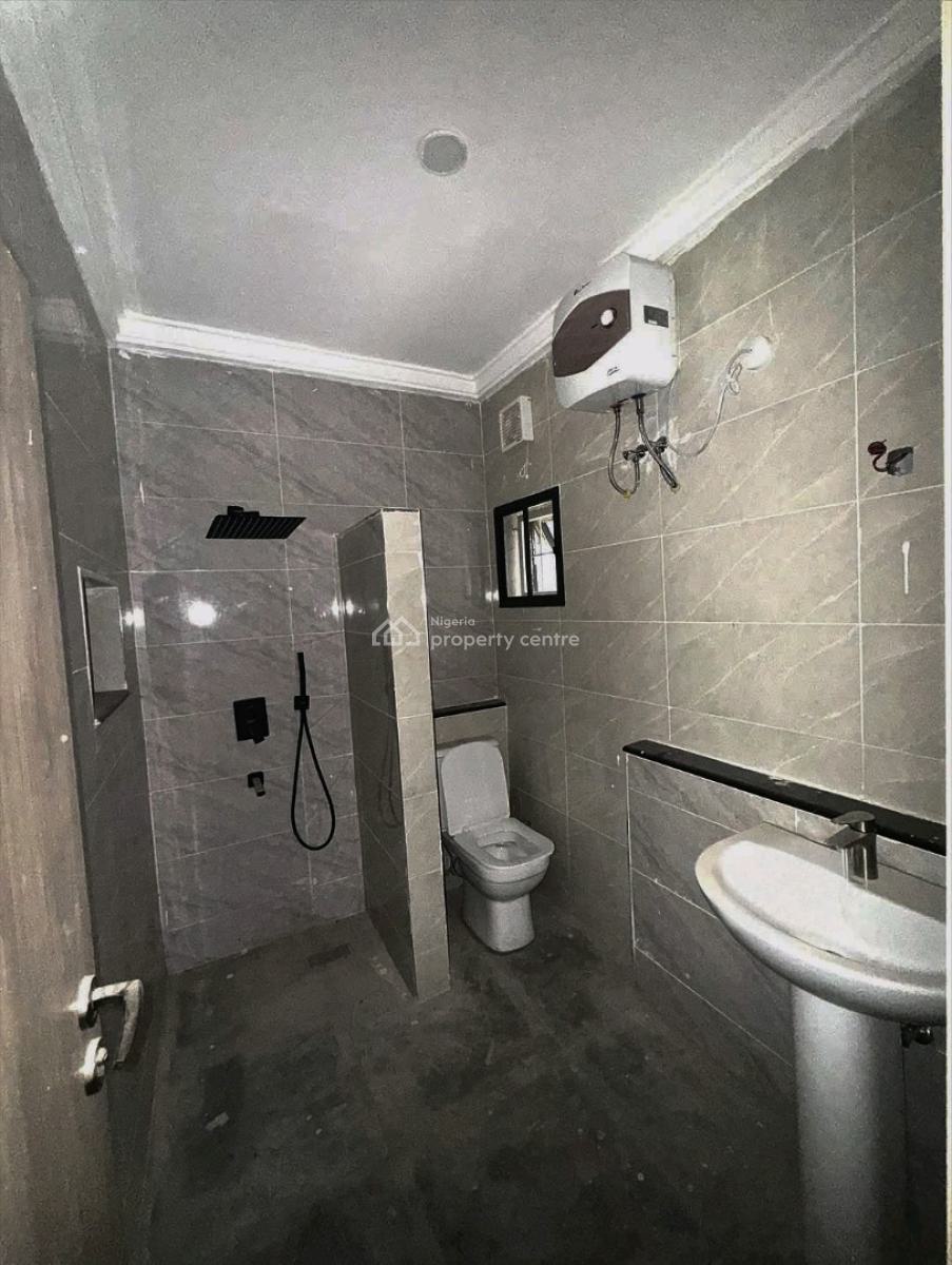 Elegant 4-bedroom Terrace Duplex with Bq    Location: Guzape, Abu, Guzape District, Abuja, House for Sale