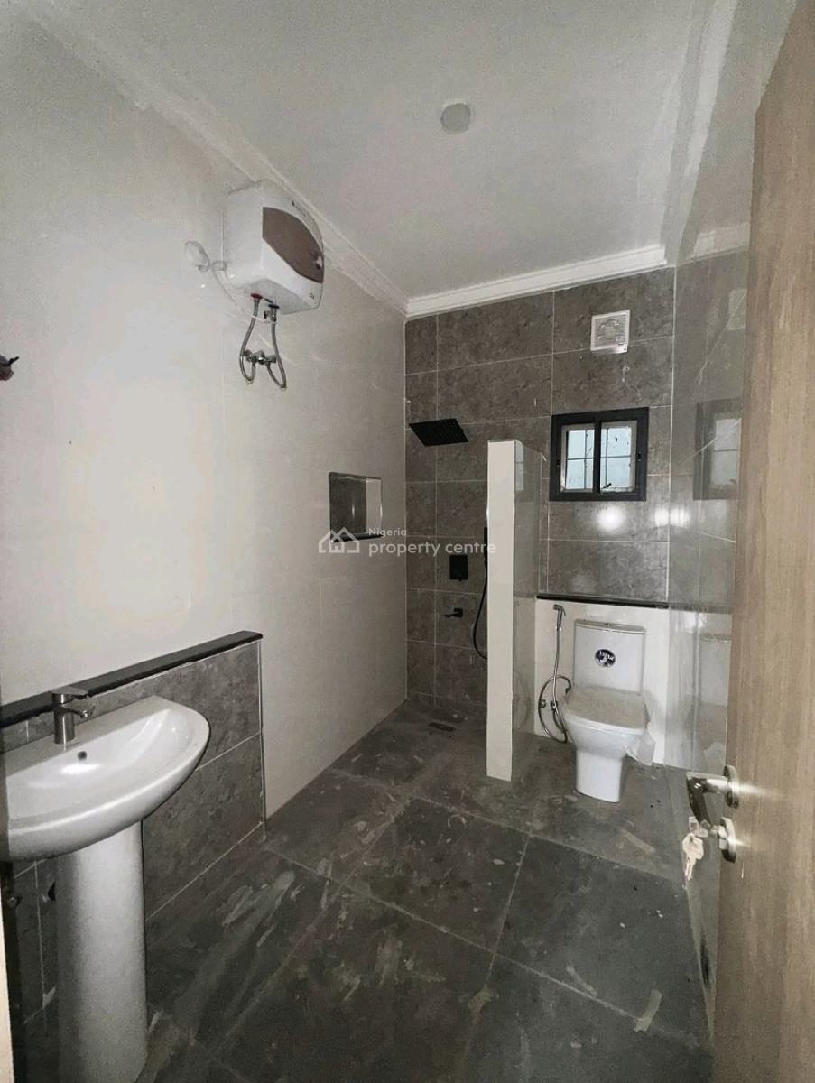 Elegant 4-bedroom Terrace Duplex with Bq    Location: Guzape, Abu, Guzape District, Abuja, House for Sale