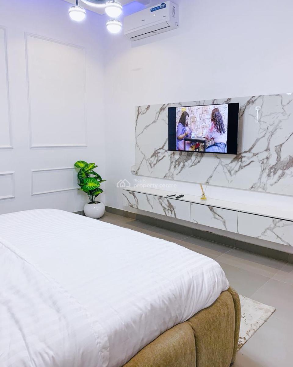 3 Bedroom with Swimming Pool  Available for Short/long Stay., Lekki Phase 1, Lekki, Lagos, Flat / Apartment Short Let