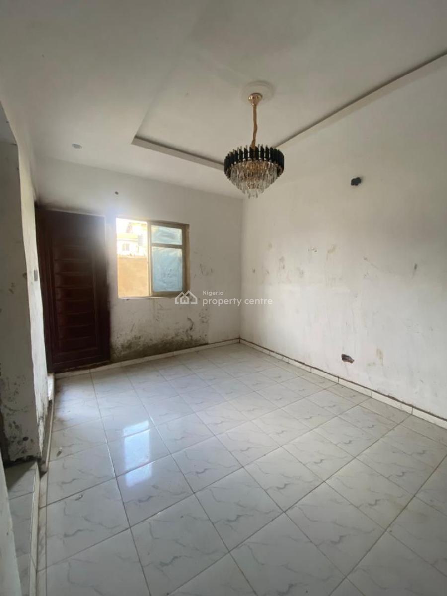 Excellent Spacious Self Contain, Off Ifako, Gbagada, Lagos, Flat / Apartment for Rent