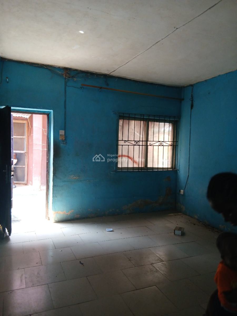Standard 2 Bedroom, Yaba, Lagos, Flat / Apartment for Rent