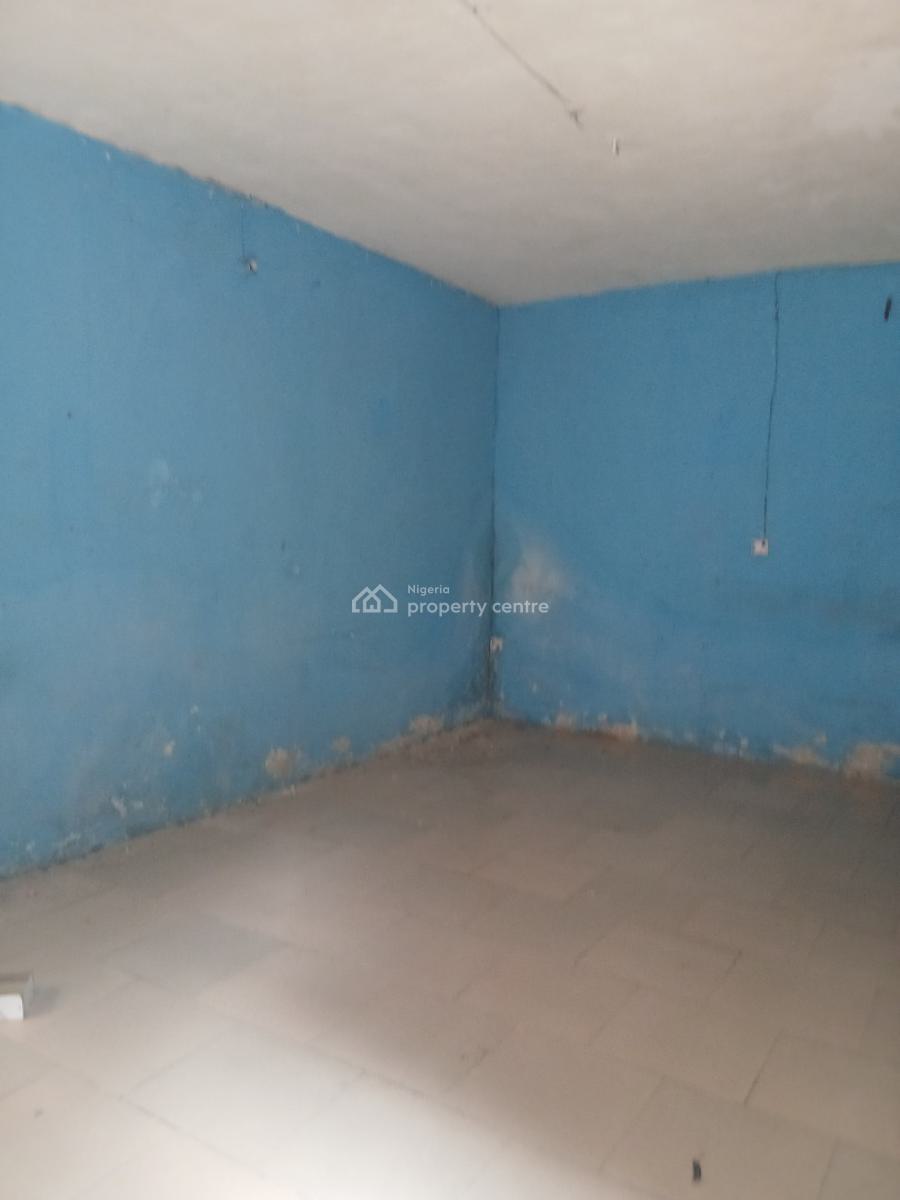 Standard 2 Bedroom, Yaba, Lagos, Flat / Apartment for Rent