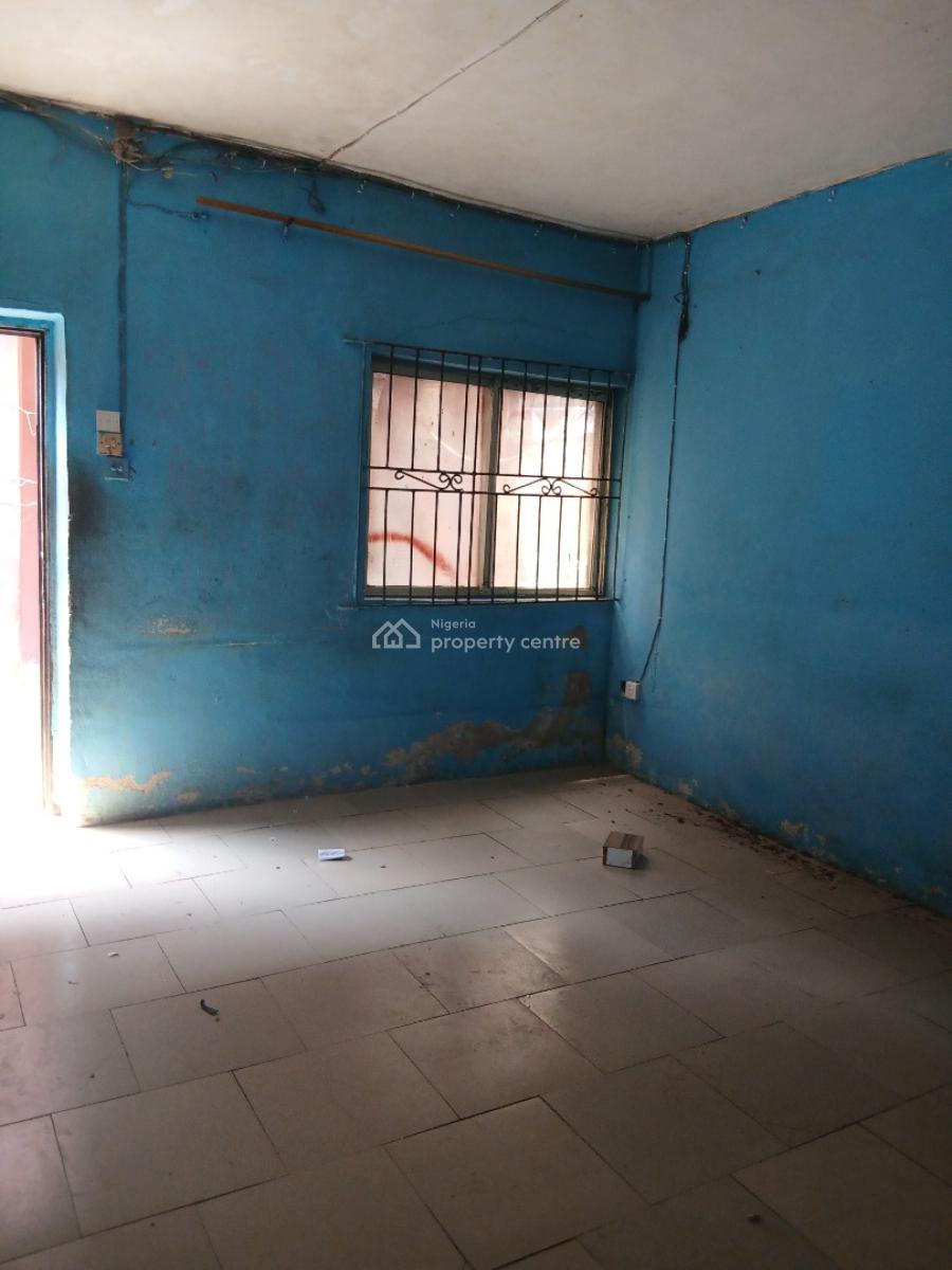 Standard 2 Bedroom, Yaba, Lagos, Flat / Apartment for Rent