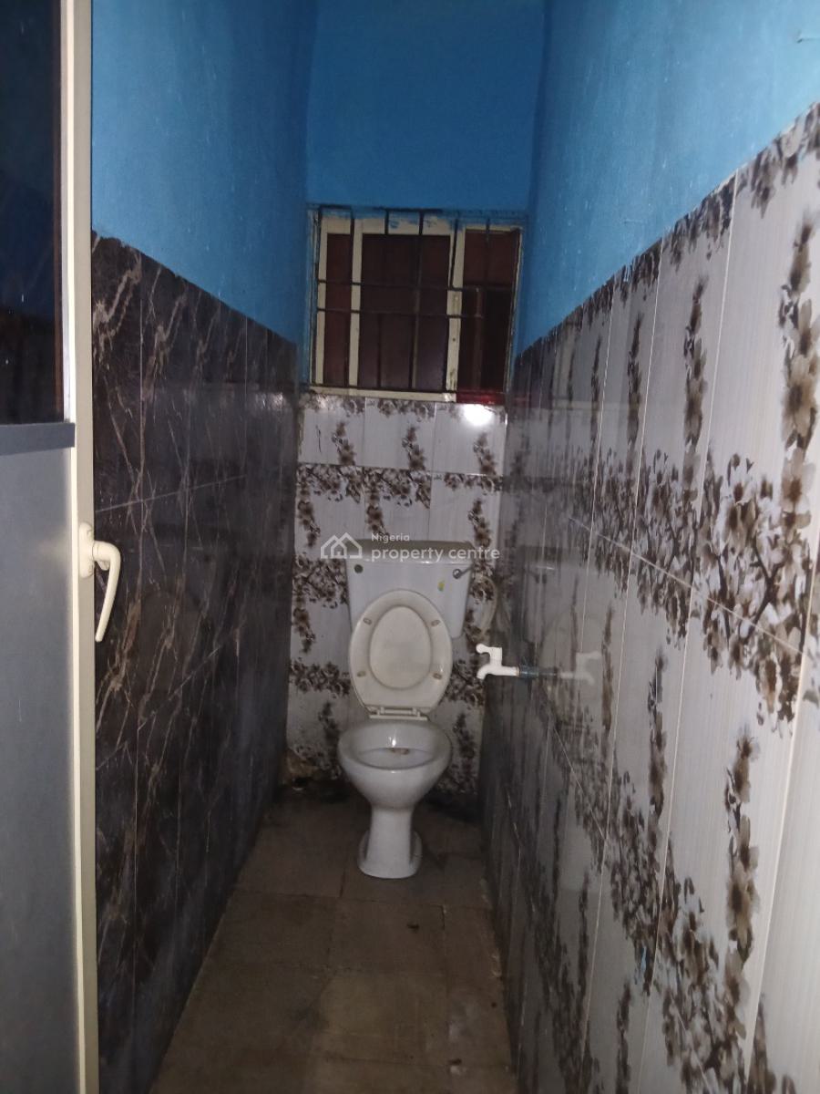 Standard 2 Bedroom, Yaba, Lagos, Flat / Apartment for Rent