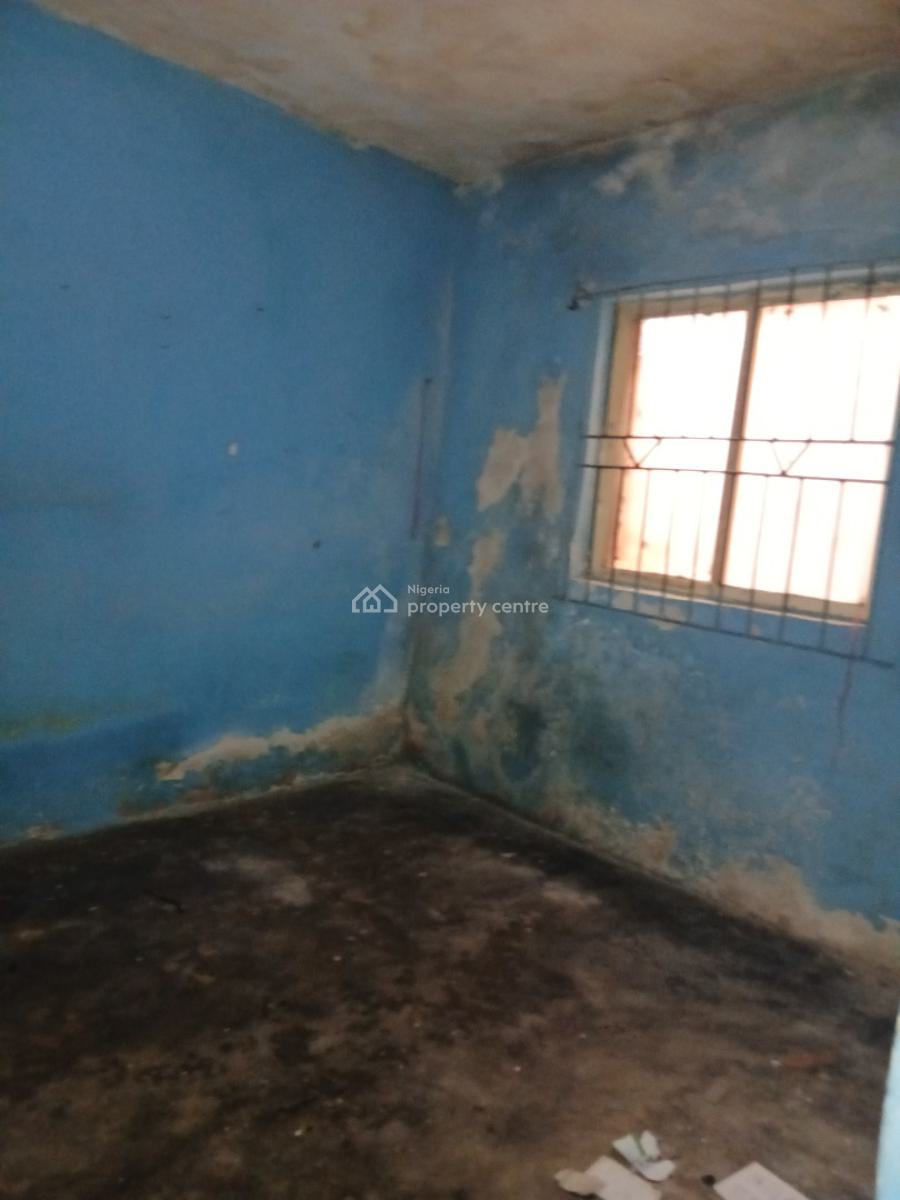 Standard 2 Bedroom, Yaba, Lagos, Flat / Apartment for Rent
