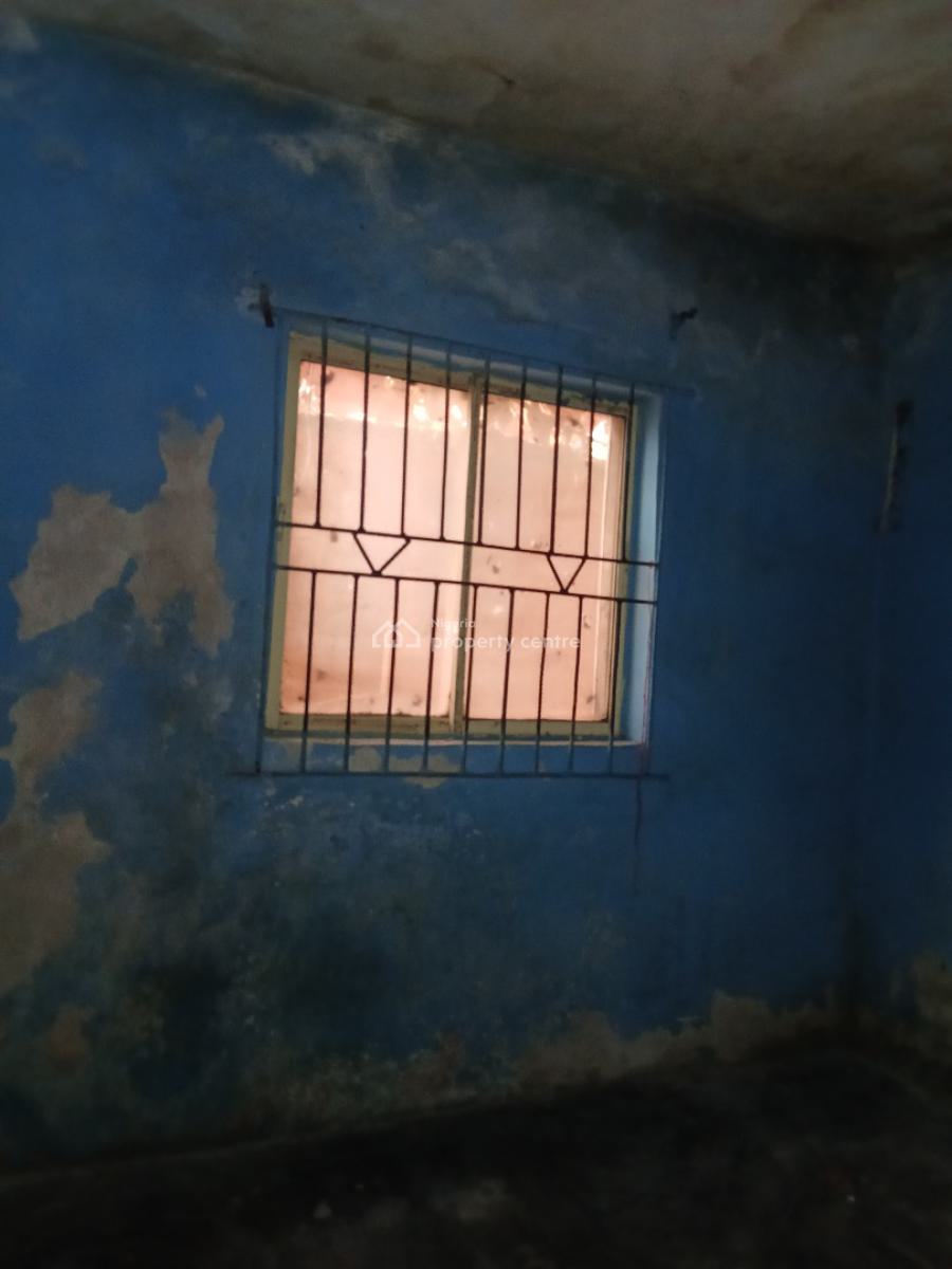 Standard 2 Bedroom, Yaba, Lagos, Flat / Apartment for Rent