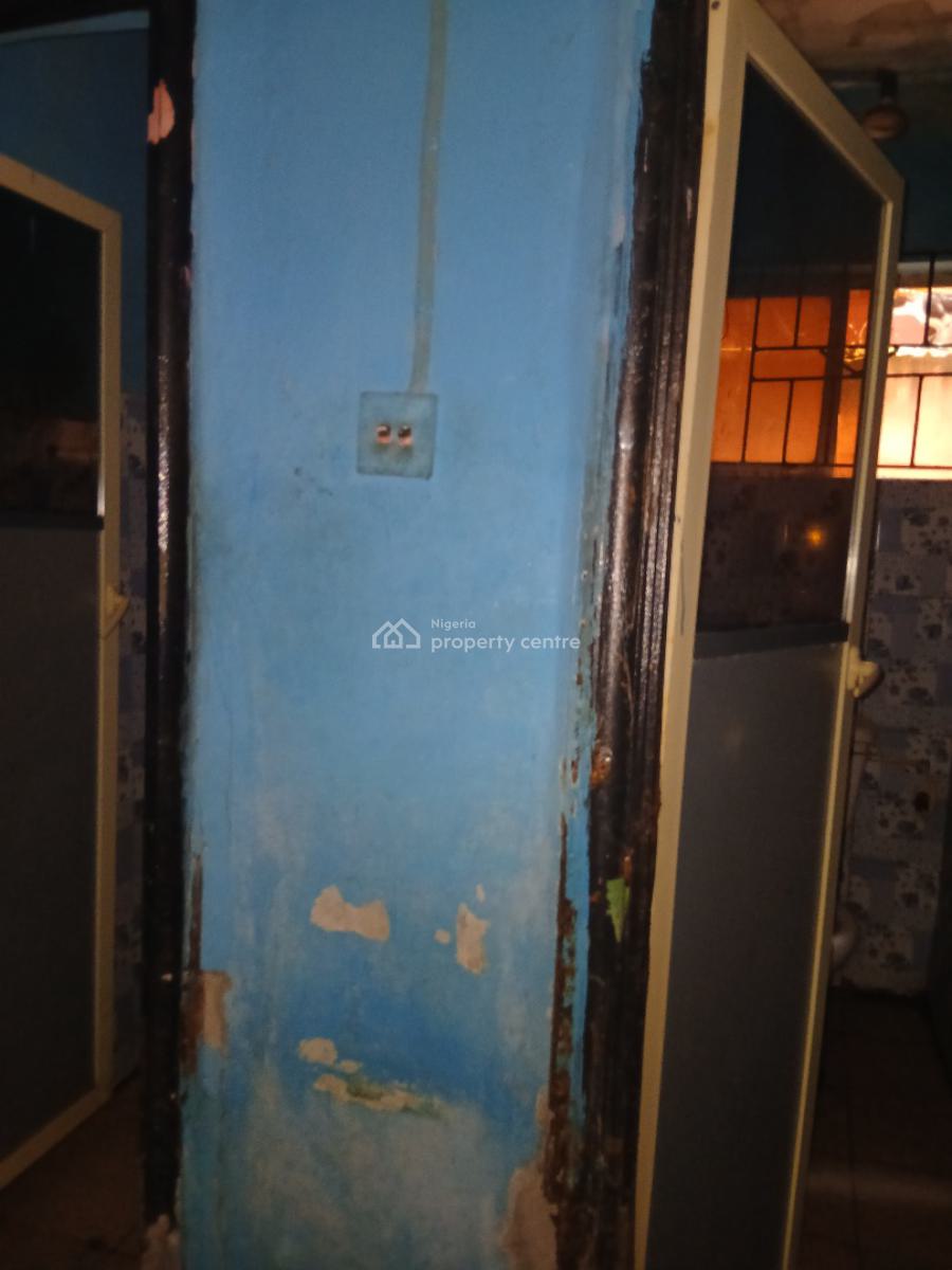 Standard 2 Bedroom, Yaba, Lagos, Flat / Apartment for Rent