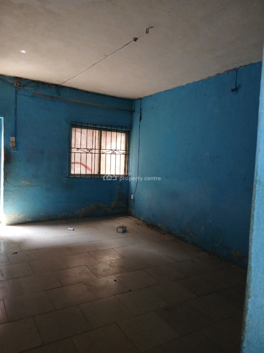 Standard 2 Bedroom, Yaba, Lagos, Flat / Apartment for Rent