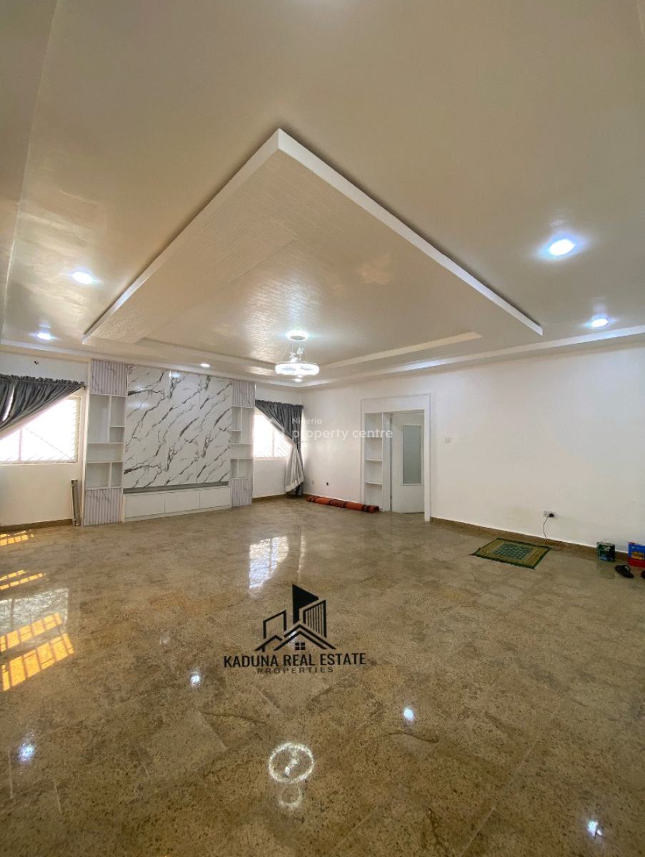 4 Bedroom Bungalow with Two Units of 2 Bedrooms and 2 Rooms Bq for Sa, Kaduna North, Kaduna, House for Sale