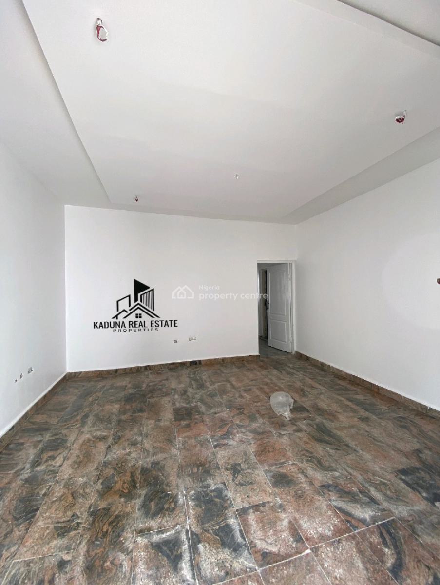 4 Bedroom Bungalow with Two Units of 2 Bedrooms and 2 Rooms Bq for Sa, Kaduna North, Kaduna, House for Sale