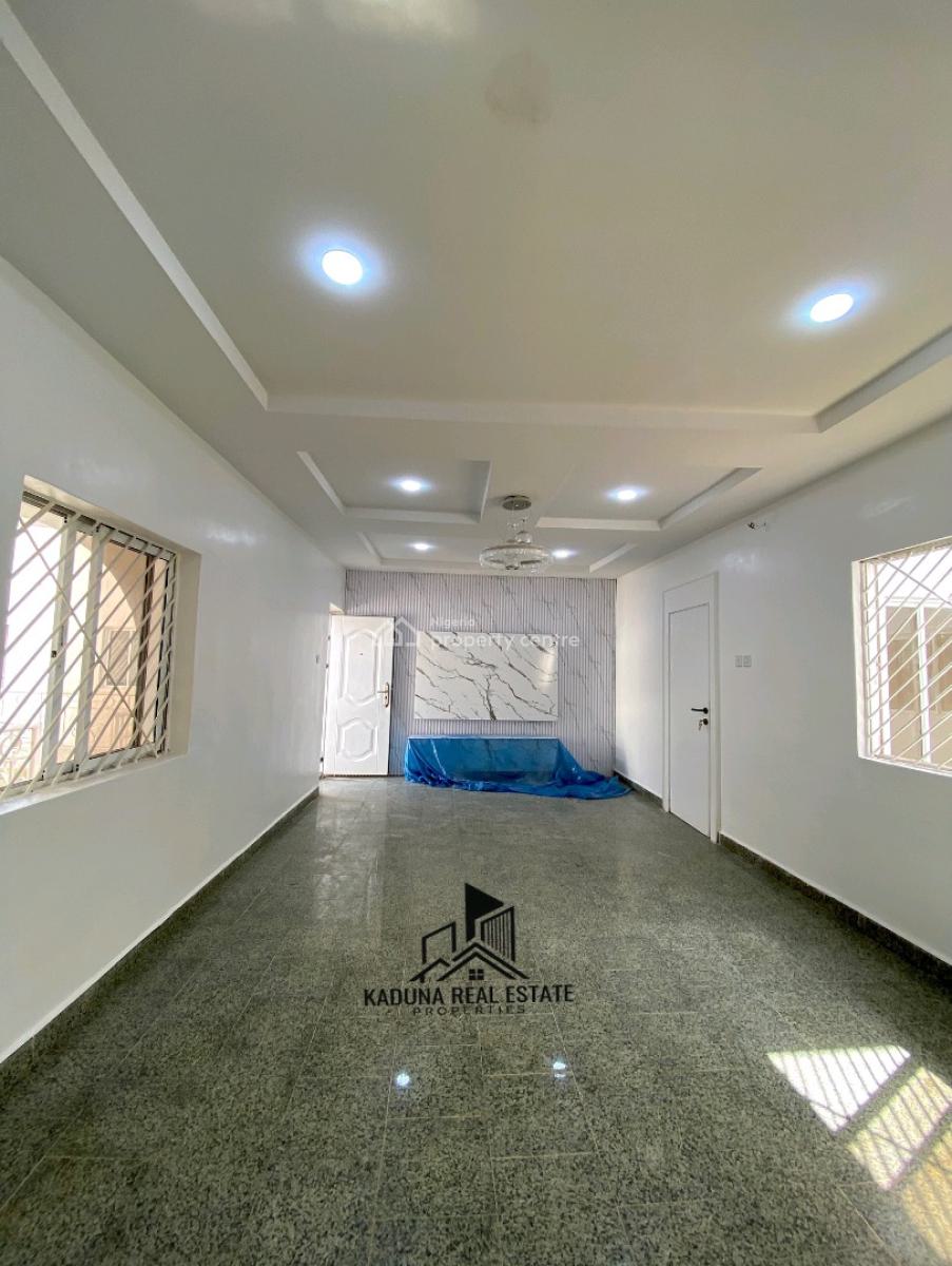 4 Bedroom Bungalow with Two Units of 2 Bedrooms and 2 Rooms Bq for Sa, Kaduna North, Kaduna, House for Sale