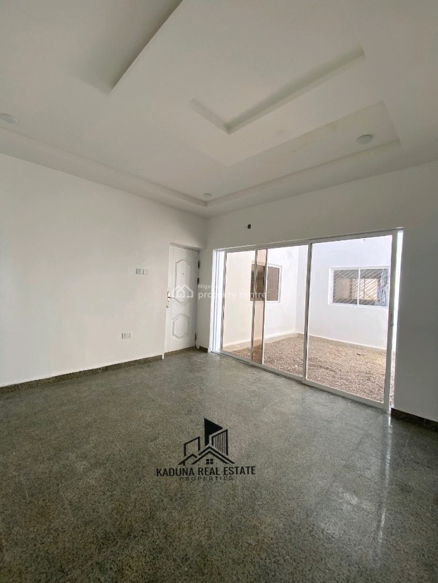 4 Bedroom Bungalow with Two Units of 2 Bedrooms and 2 Rooms Bq for Sa, Kaduna North, Kaduna, House for Sale