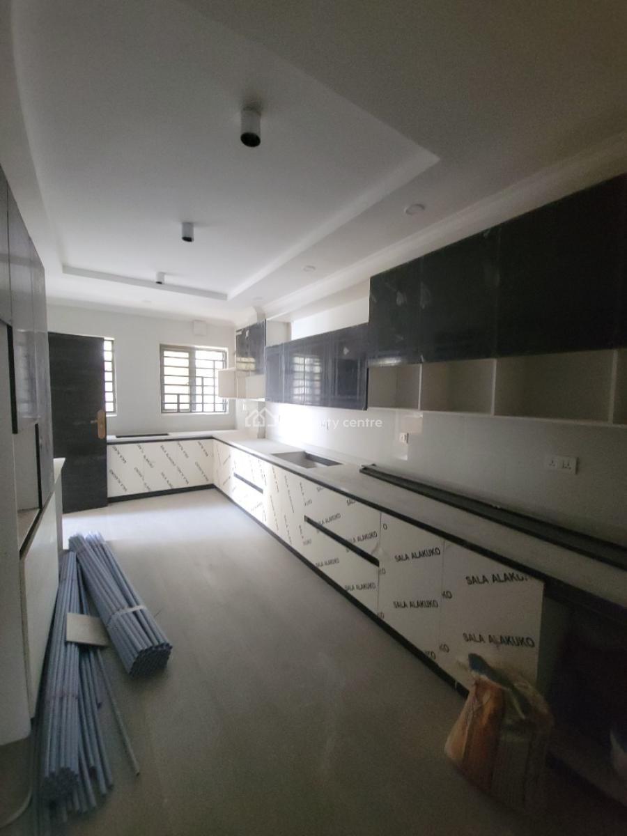 Newly Built 4bedroom Flat in Lekki Phase 1, Lekki Phase 1, Lekki, Lagos, Flat / Apartment for Sale
