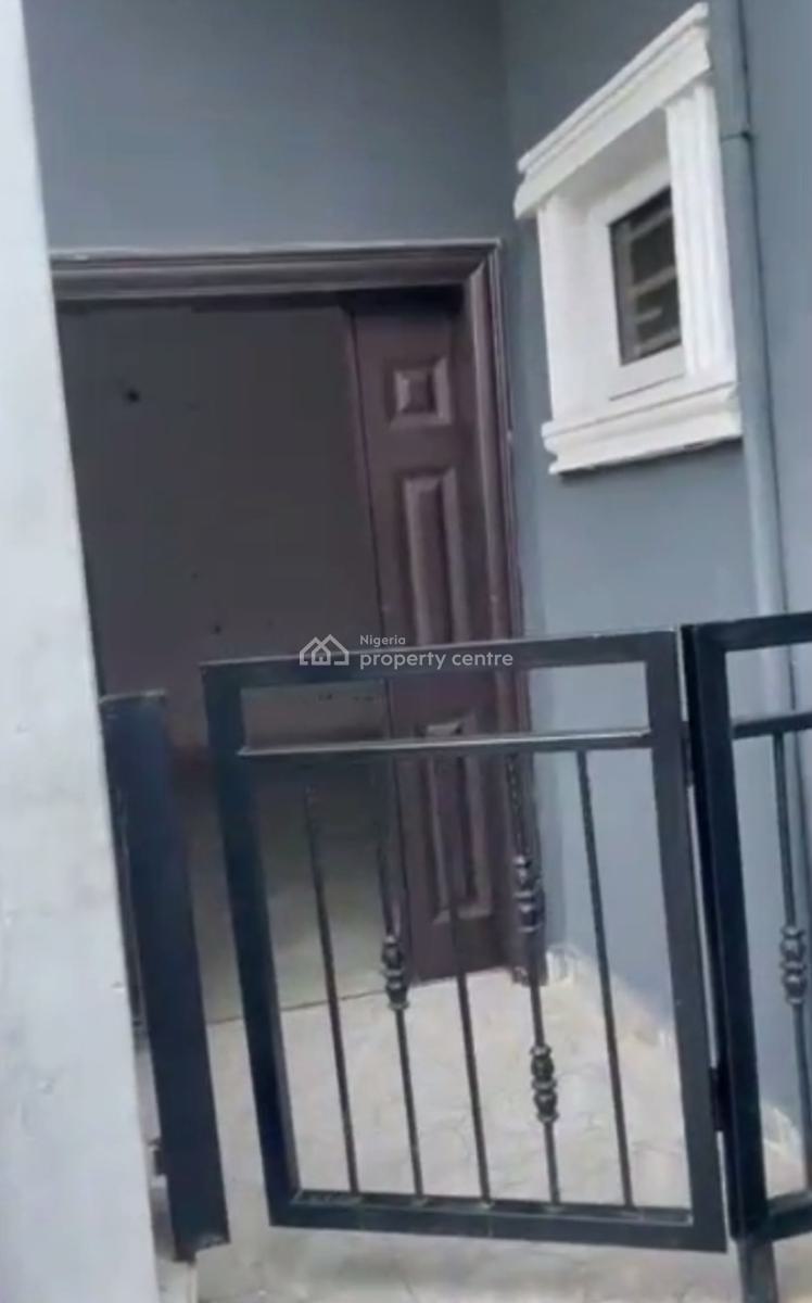 an Executive Standard 2 Bedroom Flat, Ijeshatedo, Surulere, Lagos, Flat / Apartment for Rent