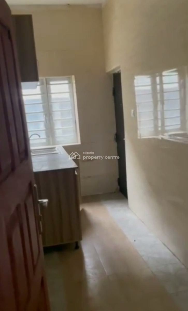 an Executive Standard 2 Bedroom Flat, Ijeshatedo, Surulere, Lagos, Flat / Apartment for Rent