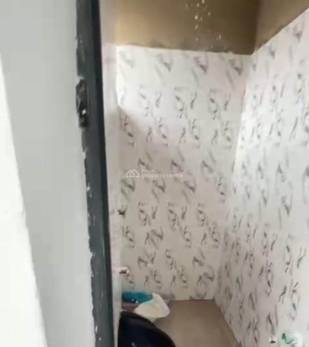 a Decent 3 Bedroom Flat, Off Randle Akerele, Surulere, Lagos, Flat / Apartment for Rent