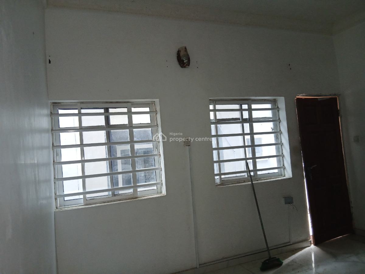 Beautiful Building (new), Yaba, Lagos, Mini Flat (room and Parlour) for Rent