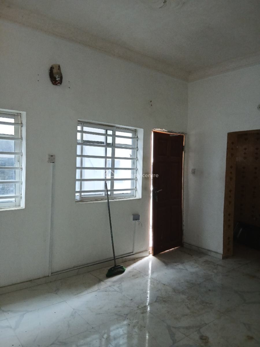 Beautiful Building (new), Yaba, Lagos, Mini Flat (room and Parlour) for Rent