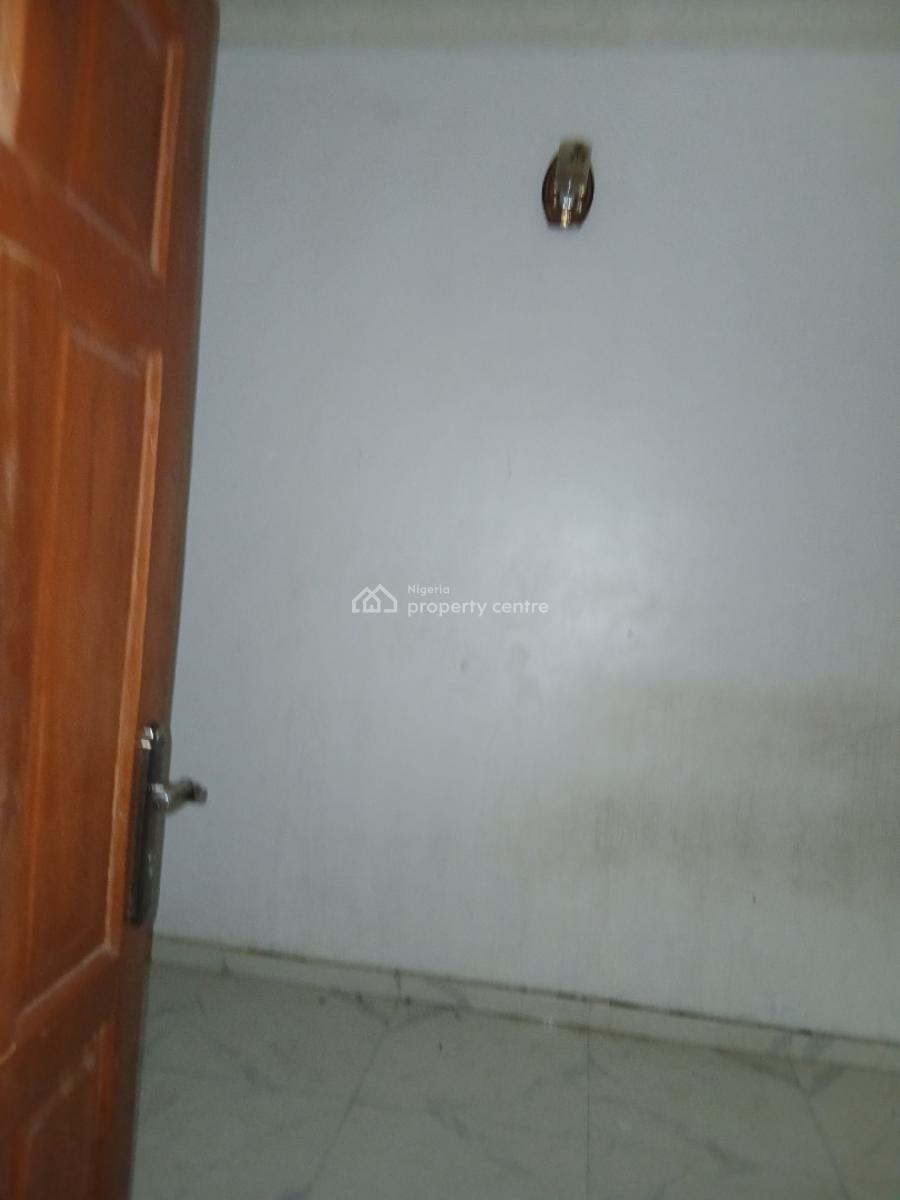 Beautiful Building (new), Yaba, Lagos, Mini Flat (room and Parlour) for Rent