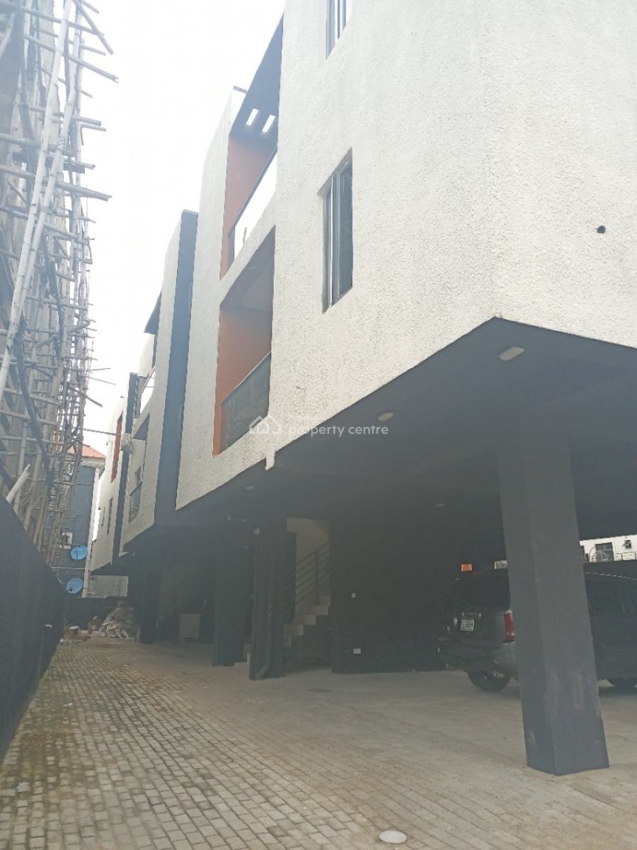 2bedroom Bedroom Apartment with Spacious Rooms, Lekki Phase 1, Lekki Phase 1, Lekki, Lagos, Block of Flats for Sale