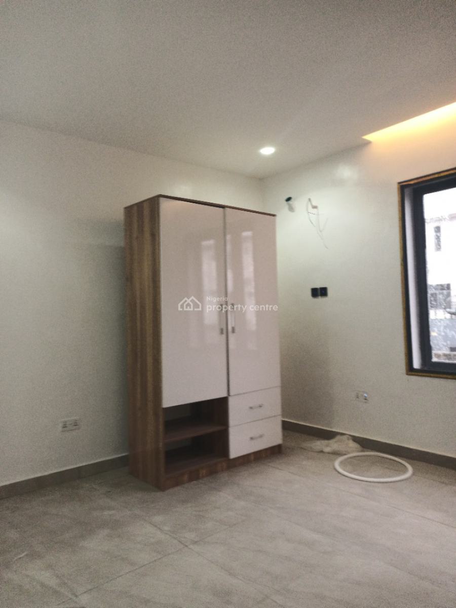 2bedroom Bedroom Apartment with Spacious Rooms, Lekki Phase 1, Lekki Phase 1, Lekki, Lagos, Block of Flats for Sale