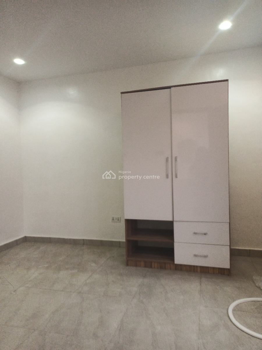 2bedroom Bedroom Apartment with Spacious Rooms, Lekki Phase 1, Lekki Phase 1, Lekki, Lagos, Block of Flats for Sale