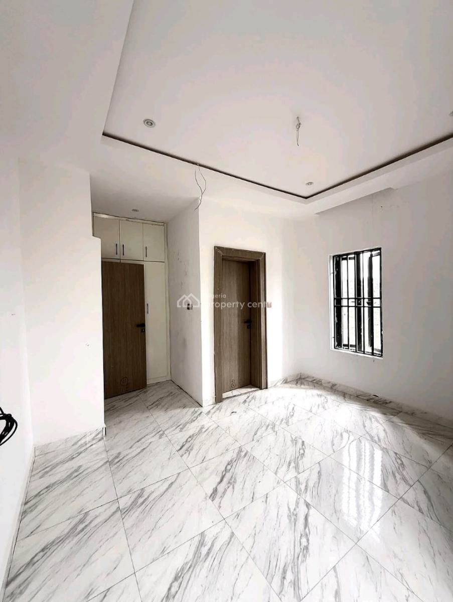 Distress ) 4 Bedroom Detached Duplex + Bq  Guzape, Abuja  ₦500 Mil, Guzape District, Abuja, House for Sale