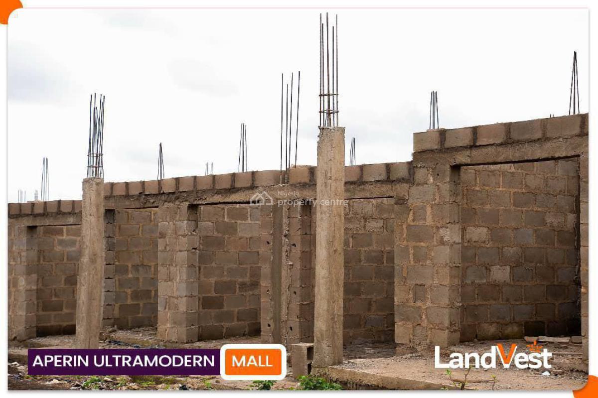 Shops for Sell, Or It a Aperin Road/aperin Ultramodern Shopping Mall, Ibadan, Oyo, Plaza / Complex / Mall for Sale