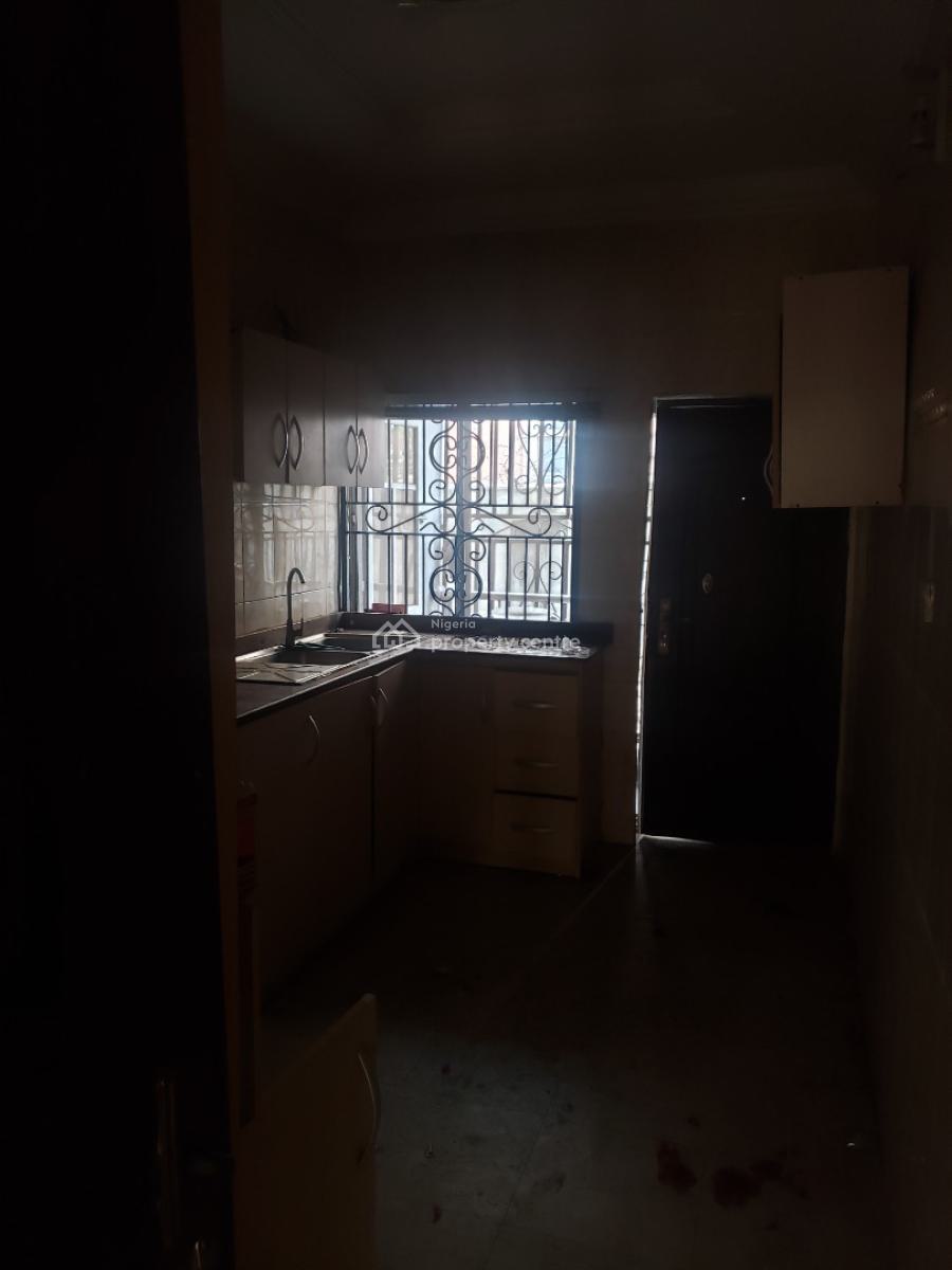 Self-serviced 3 Bedroom Apartment, Ilaje, Ajah, Lagos, Flat / Apartment for Rent