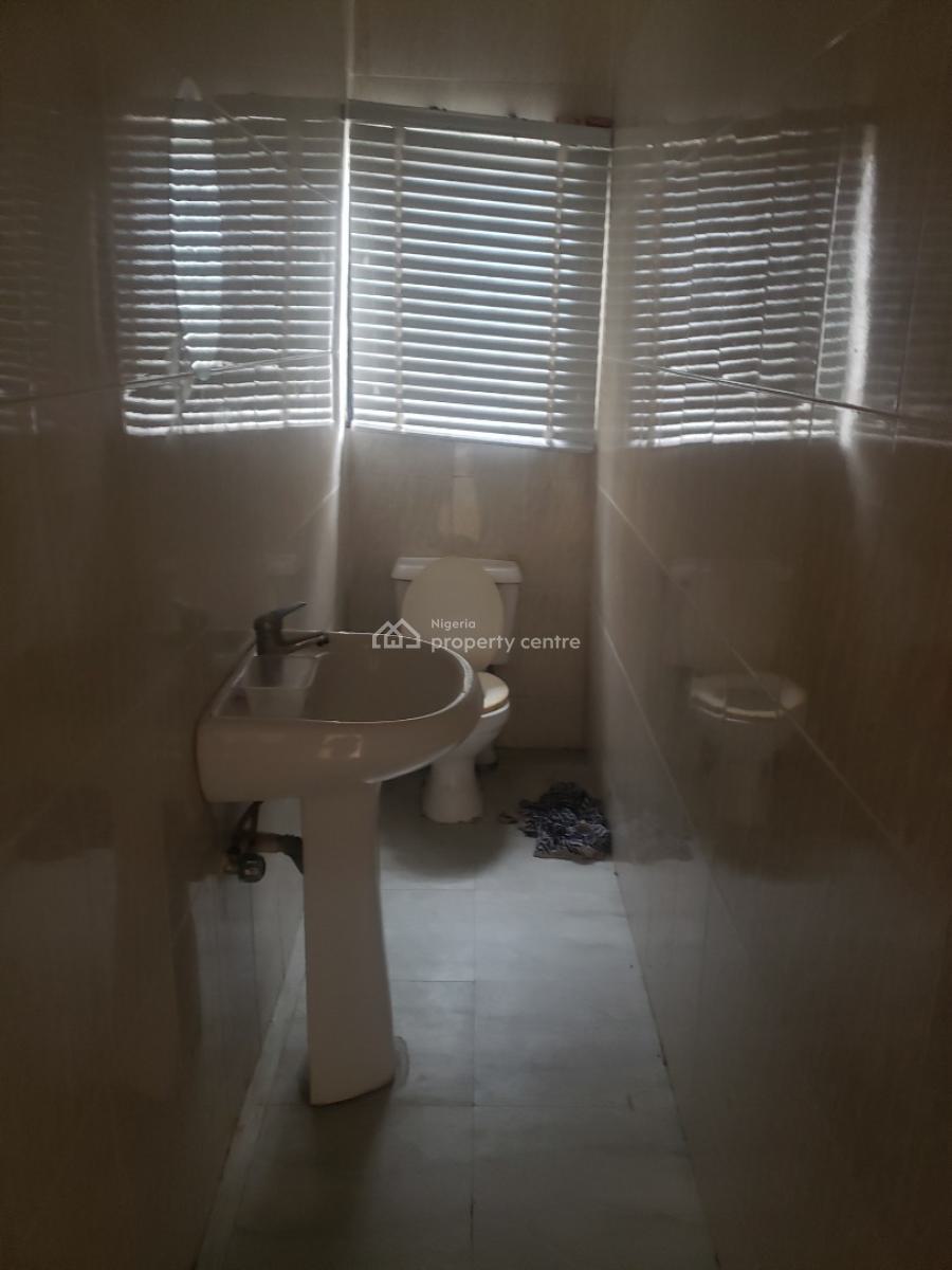 Self-serviced 3 Bedroom Apartment, Ilaje, Ajah, Lagos, Flat / Apartment for Rent