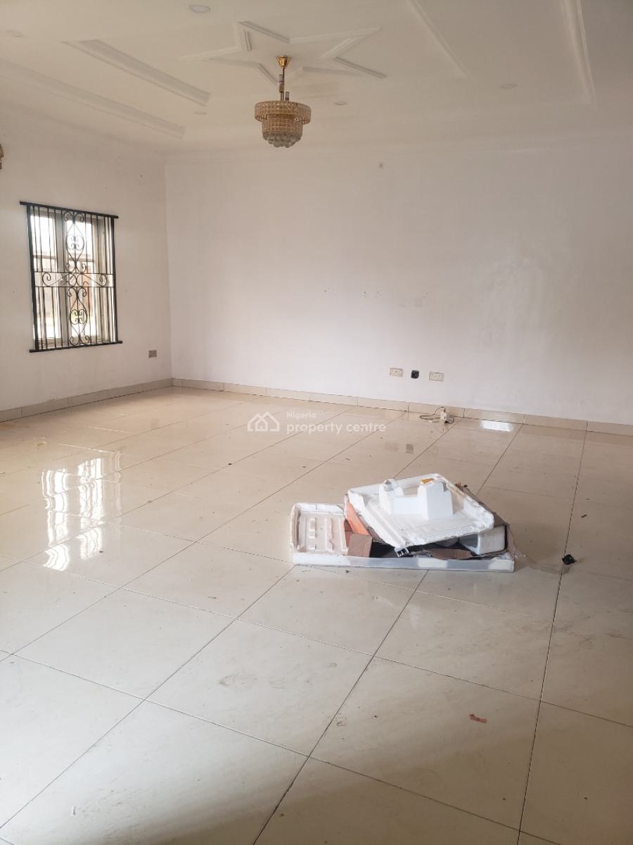 Self-serviced 3 Bedroom Apartment, Ilaje, Ajah, Lagos, Flat / Apartment for Rent
