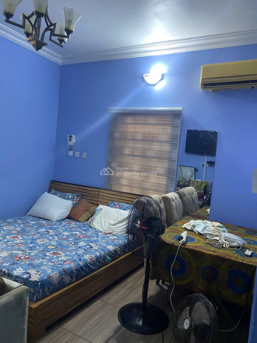 Furnished 2 Bedroom Flat, Gated & Regulated Neighborhood, Agungi, Lekki, Lagos, Flat / Apartment for Rent