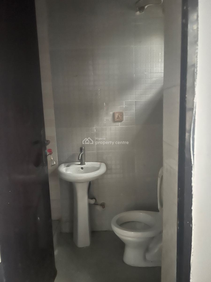 Massive 2 Bedroom Flat Downstairs, Graceville Estate Awoyaya, Awoyaya, Ibeju Lekki, Lagos, Flat / Apartment for Rent