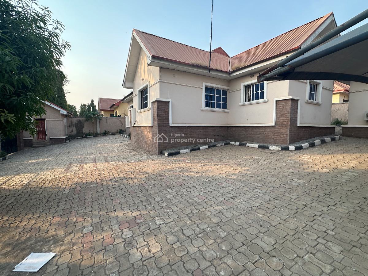 Spacious 3bedroom Bungalow with 2rm Bq, Suncity Estate, Galadimawa, Abuja, Detached Bungalow for Sale